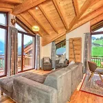 Beautiful Austrian Style Chalet At The Ski Slope