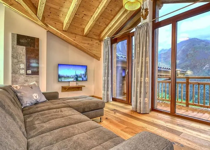Beautiful Austrian Style Chalet At The Ski Slope
