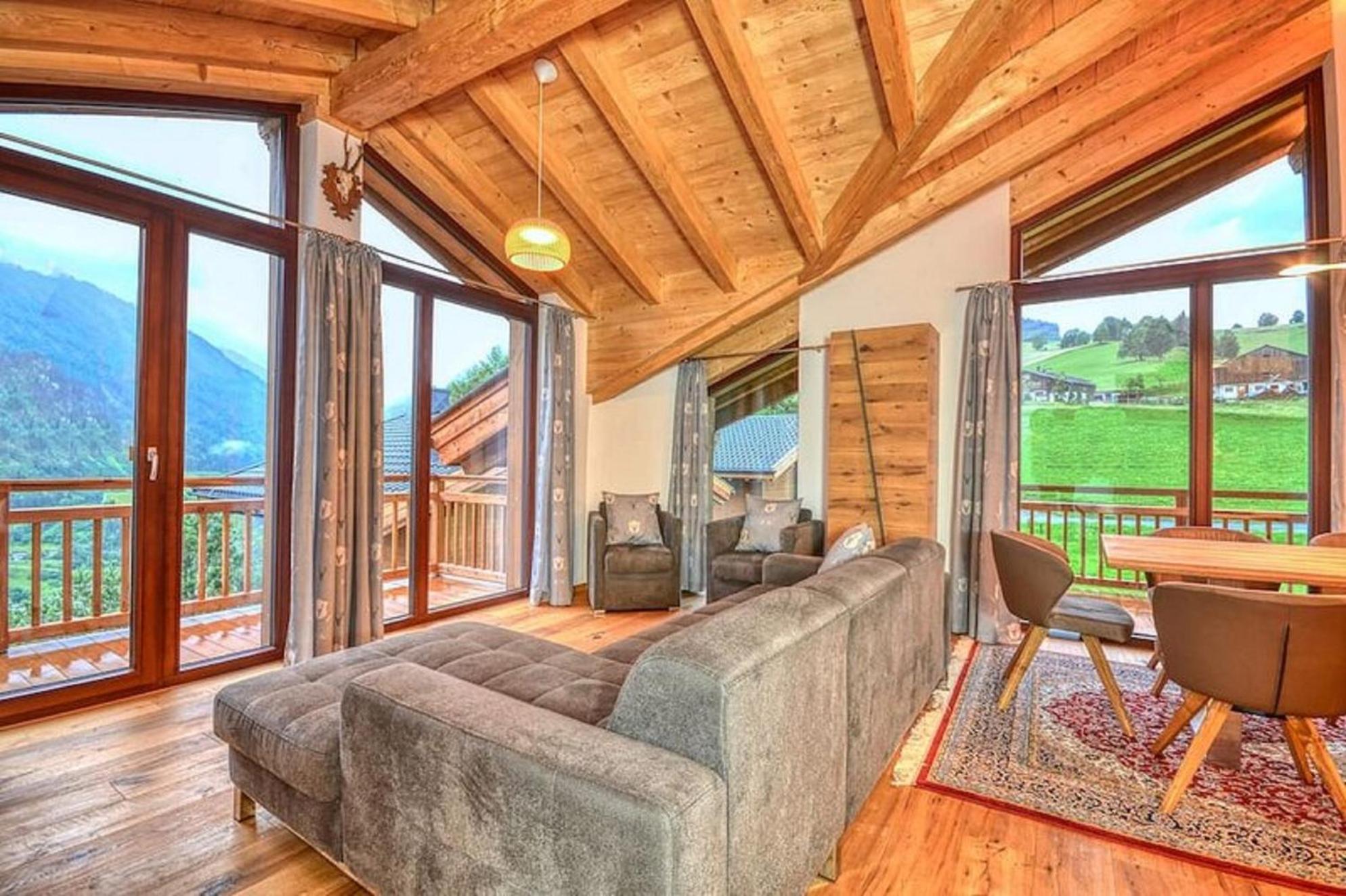 Beautiful Austrian Style Chalet At The Ski Slope