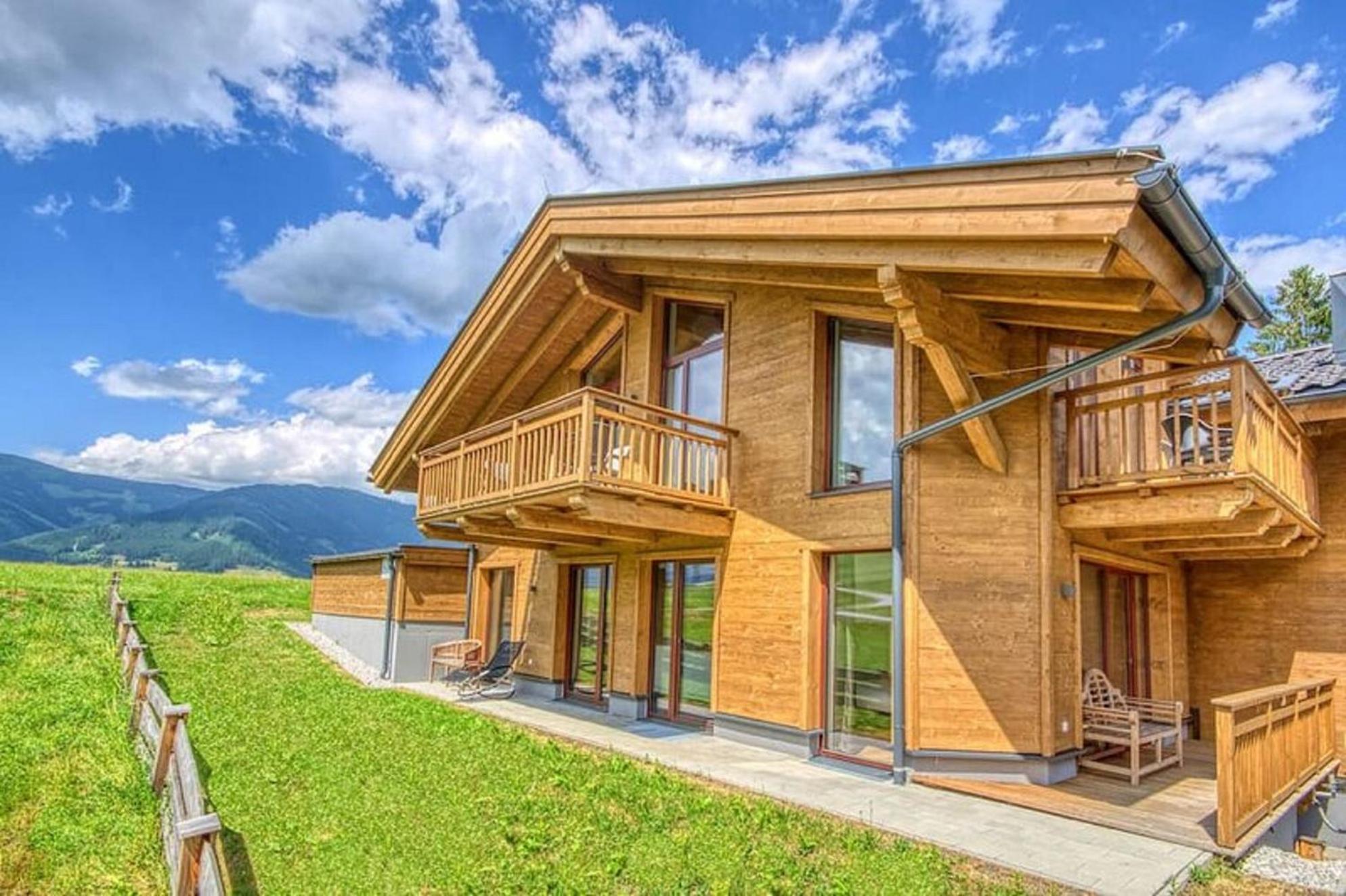 Beautiful Austrian Style Chalet At The Ski Slope Salzburg