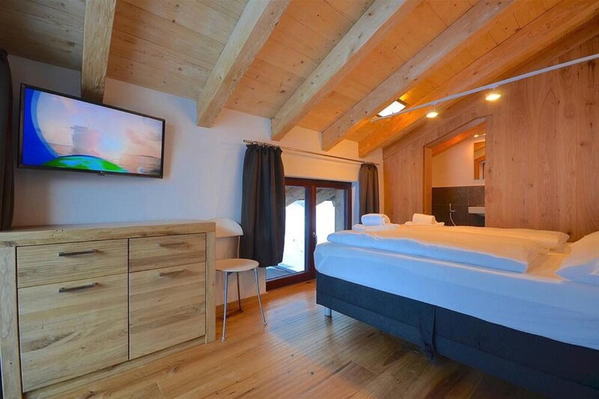 Beautiful Austrian Style Chalet At The Ski Slope Salzburg