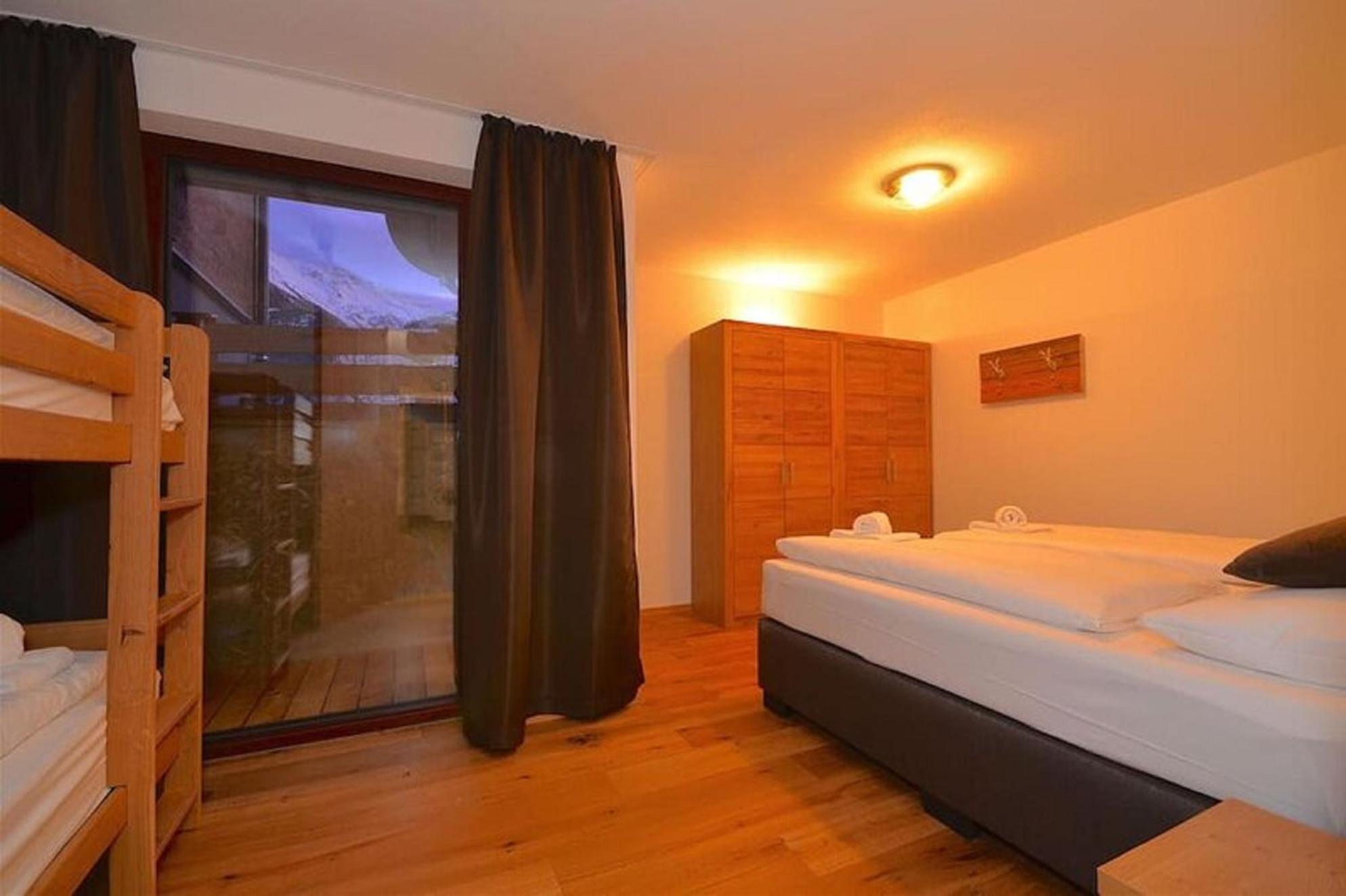 Beautiful Austrian Style Chalet At The Ski Slope Apartment